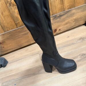 Black Women's Knee-High platform Boots